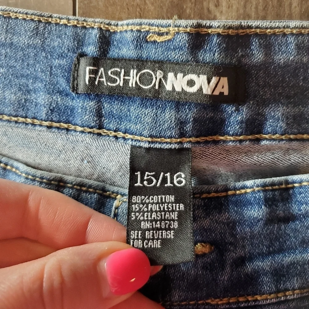 Fashion Nova Stretchy Blue Skinny Jeans Size 15/16 NWOT